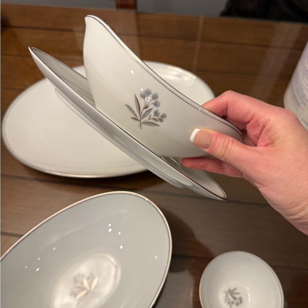 Elegant White Floral Noritake Bessie Dinnerware